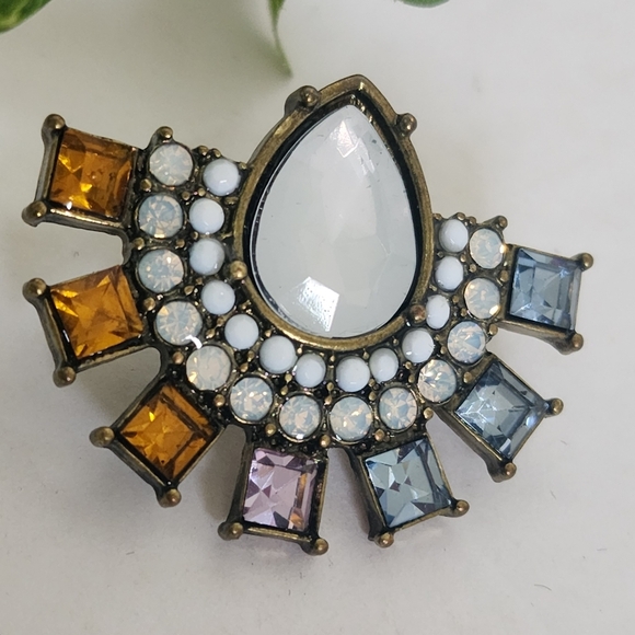 Art Deco Style Fan Shape Crystal Earrimgs - Picture 3 of 6